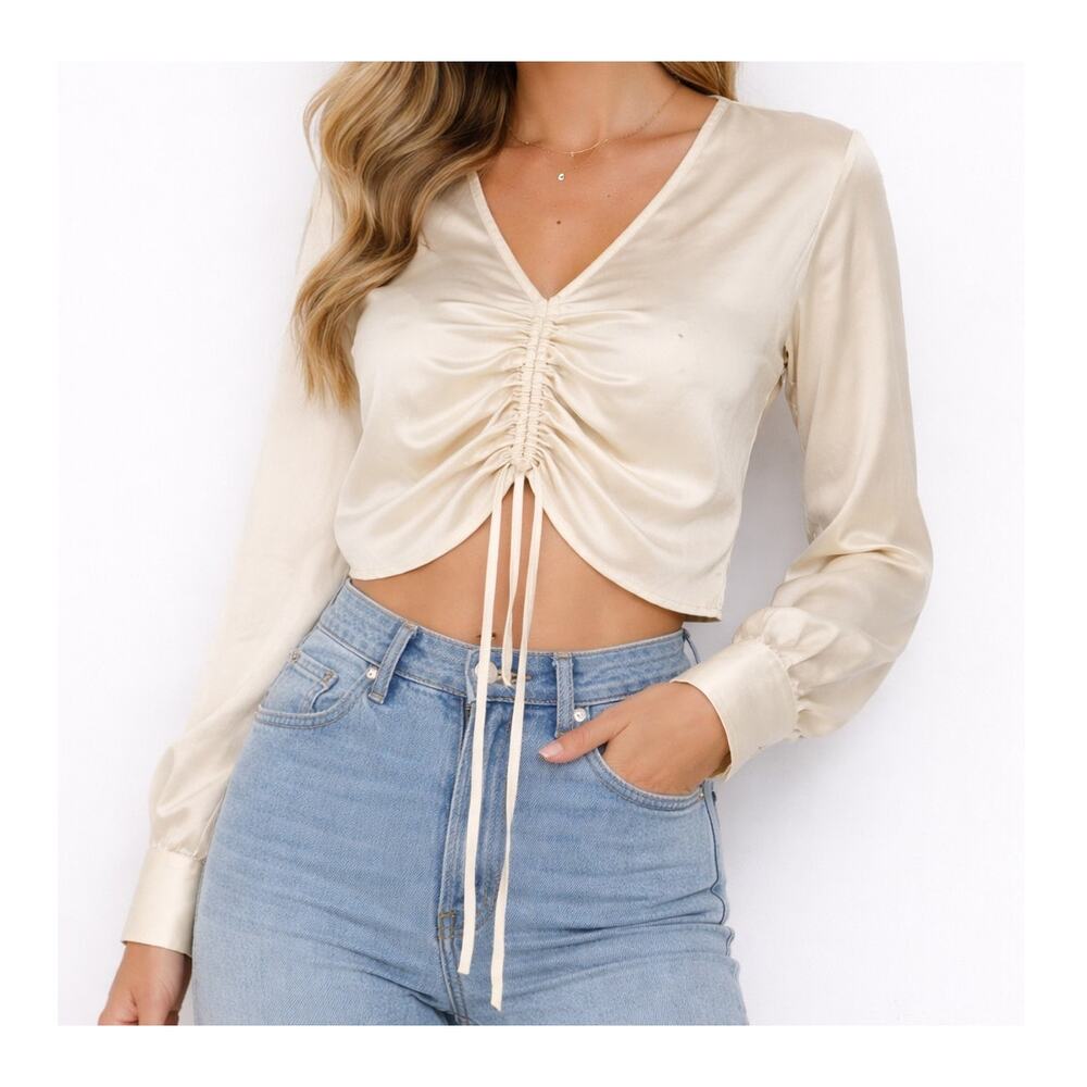 ASTR the Label Satin Cream Ruched Front Long Sleeve Crop Top Small